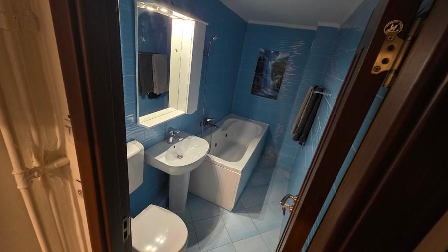 Apartament 3 camere - 2bai Eroii Revolutiei metrou - Parcare inclusa - Poză 9