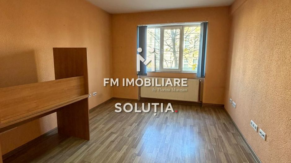 Apartament de vanzare 2 camere , etaj 1 - zona Piata Revolutiei - Poză 2