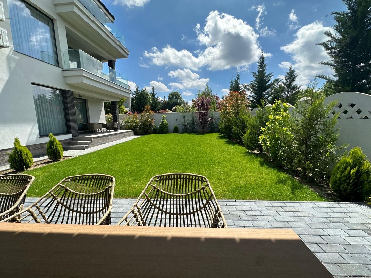 CASA MODERNA DE INCHIRIAT IN ZONA EROU IANCU NICOLAE PIPERA - Poză 3