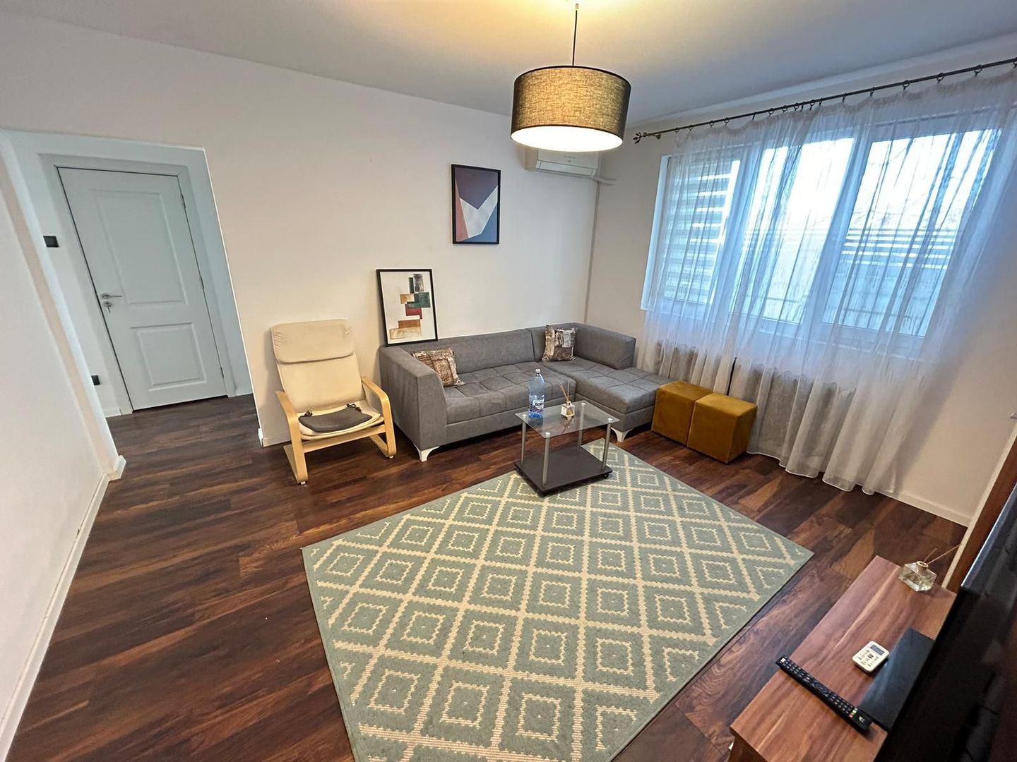 APARTAMENT 3 CAMERE 1 MAI | METROU - Poză 2
