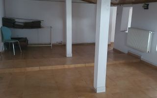 Casa tip vila mansardata, centrala si curte proprie, loc de parcare, 8min metrou - Poză 1