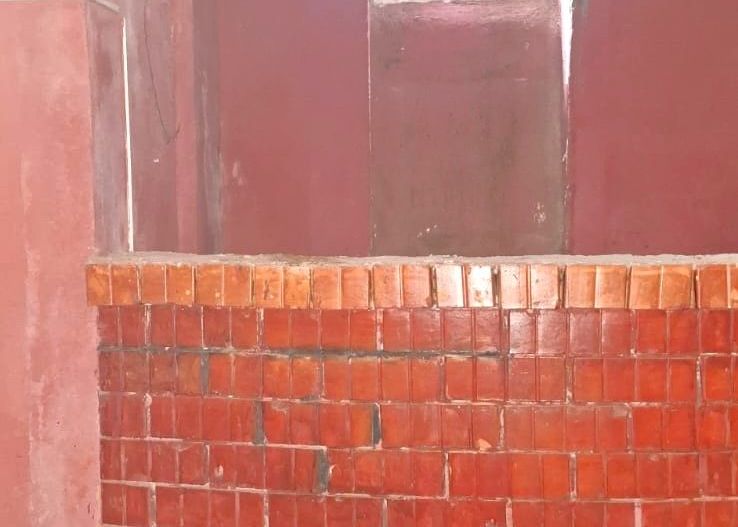 Sanctuar de Epocă: Reședință Grandioasă cu 10 Camere, Turn și Grădină - Poză 21