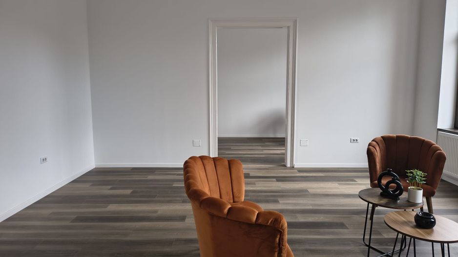 Spatiu birouri, ultracentral, Piata 1 Decembrie. 8 E + TVA/mp/luna. - Poză 3