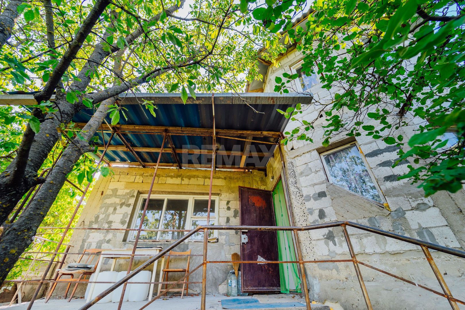 SE VINDE CASĂ DE VACANȚĂ ÎN TRUȘENI | TEREN 7,34 ARI - Poză 3