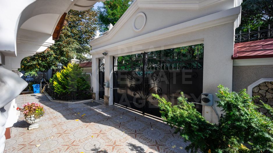 Se oferă spre chirie casă exclusivistă amplasată în Centul orașului - Poză 2