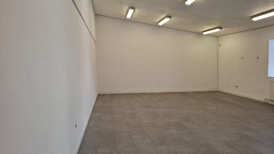 URGENT!, Titulescu, et. 1 in imobil P+1, INTRARE SEPARATA, NEGOCIABIL - Poză 2