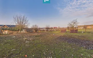 Proprietate cu 3 case din văiugă și teren în Nadab - Poză 15