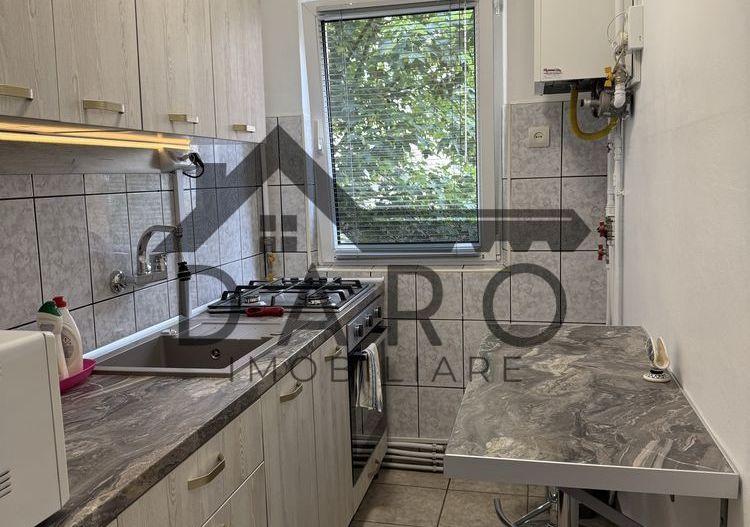 Apartament 3 camere pentru închiriat - Poză 1