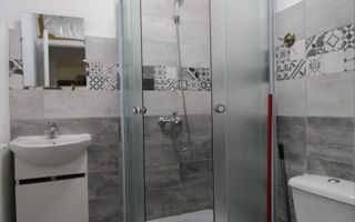 Zona Lipovei, 4 camere + 2 bai, centrala proprie, PET-FRIENDLY - Poză 13