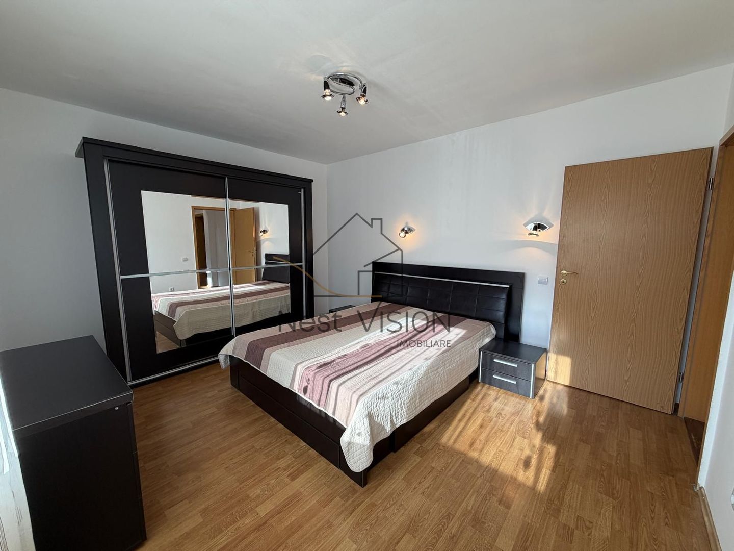 Apartament spațios cu 4 camere cu garaj - zona Ștrand - Poză 8