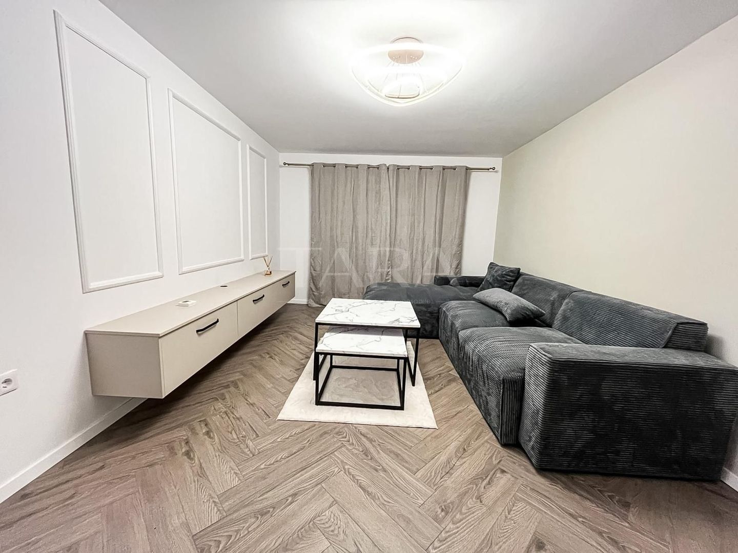 Apartament modern cu 3 camere în Zorilor - Poză 2