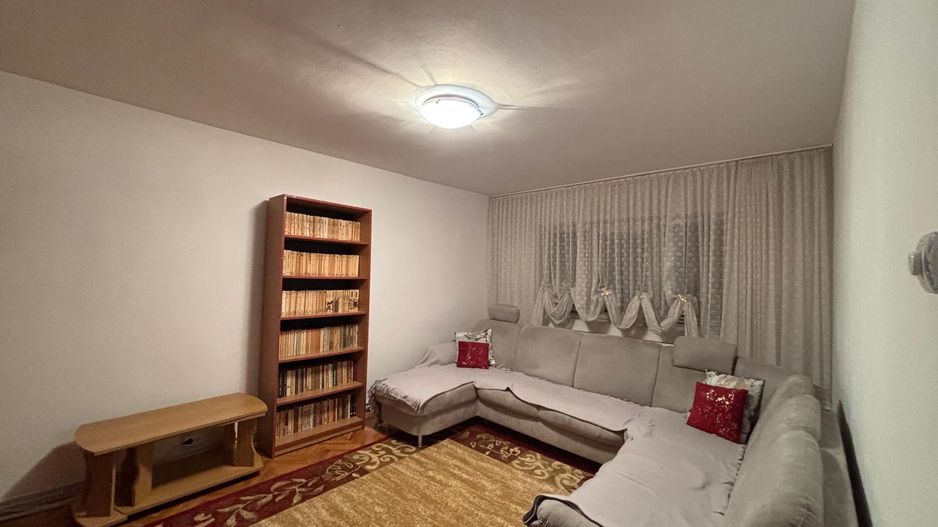 Aradului-Torontalului | 3 camere | Decomandat | Centrala Proprie | 2 bai - Poză 1