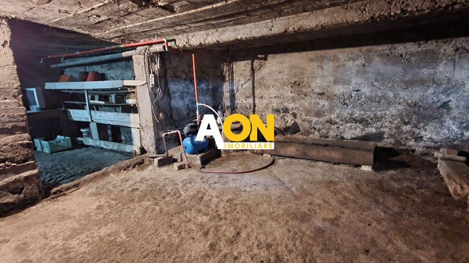 Casa cu 4 camere, la asfalt, 6200 mp teren, sat Sard, com. Ighiu - Poză 19