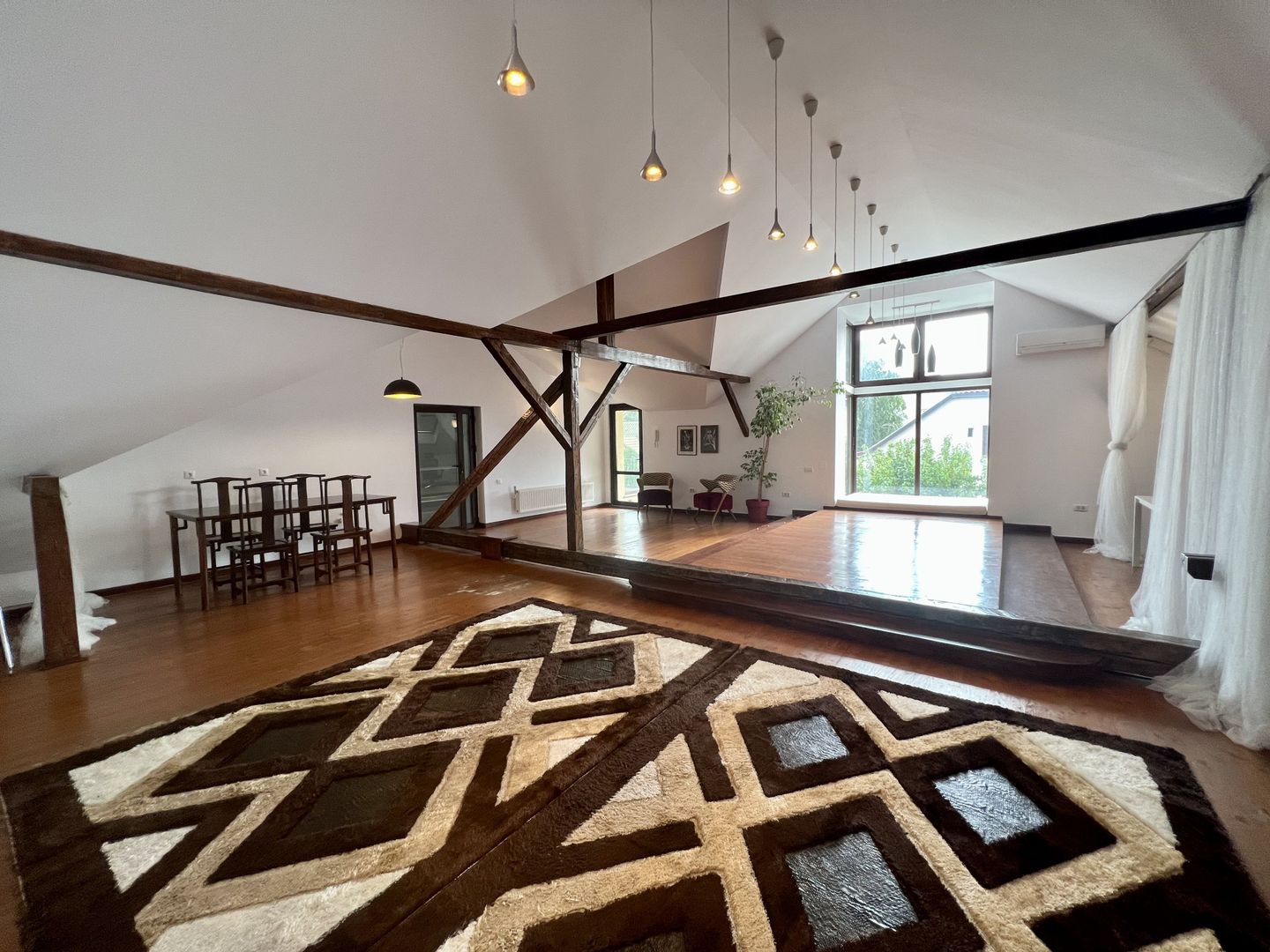 CASA PENTRU GRADINITA - Poză 1