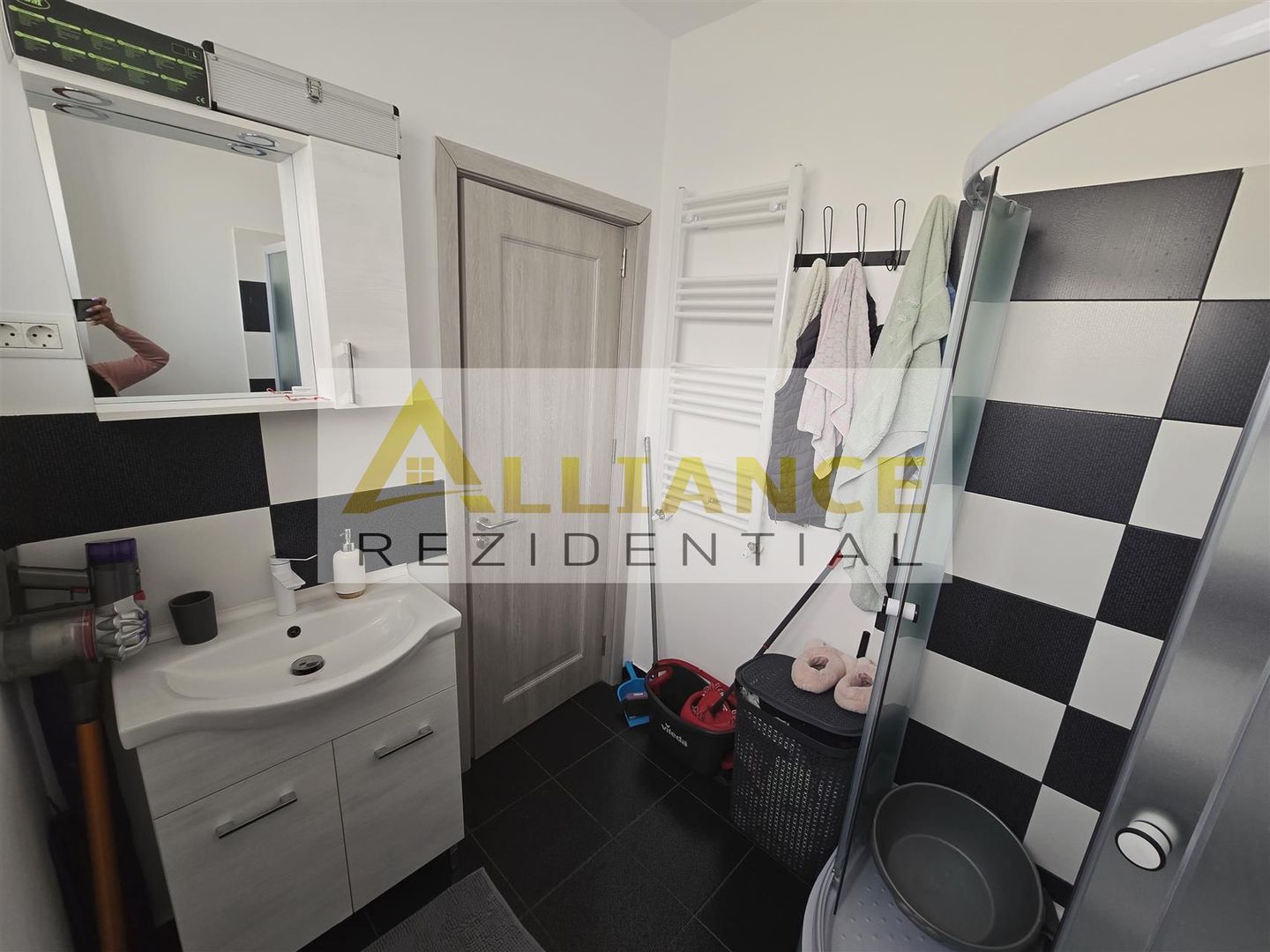 Mobilata si utilata-4 camere- pod- mutare imediată - Poză 6