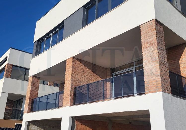 Vand casă tip duplex 160 mp +200 mp de grădină, zona Voronet - Poză 1