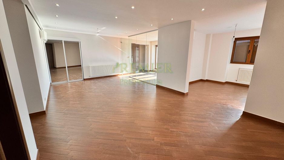 Apartament  bloc 2010 Dorobani - Poză 1