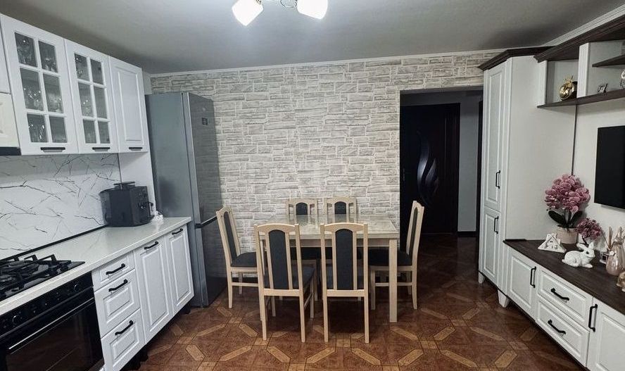 Apartament 3 Camere Mobilat + 2 Balcoane – Iris - Poză 2