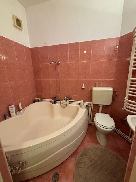 Casa individuala cu teren generos - Poză 10
