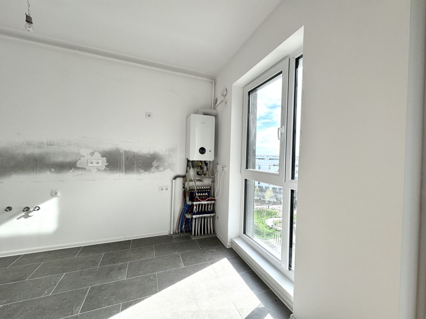 3 camere. Bucătărie Open-Space - Verdere curte interioară - Poză 10