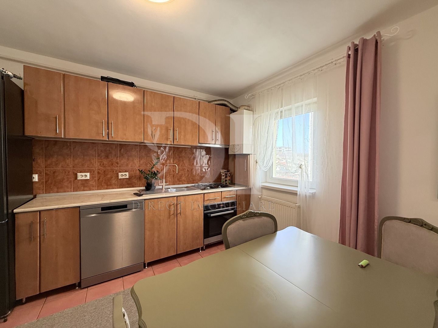 Apartament la cheie / etaj intermediar / Zona Eroilor - Poză 3