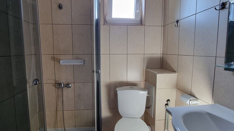 Închiriere clădire – zonă centrală Constanța, aproape de mare - Poză 8