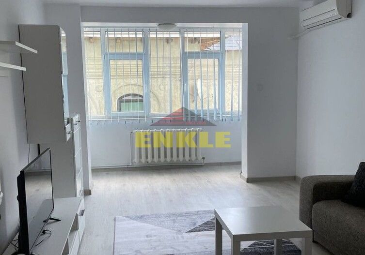 De inchiriat apartament 2 camere, zona Bulevard. Pret 350€ - Poză 2