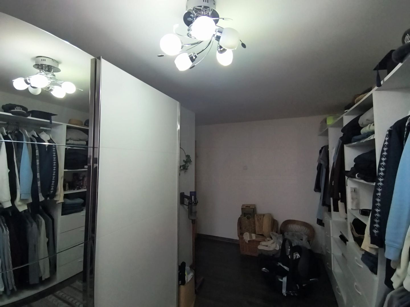 APARTAMENT DE VANZARE IN SIRET – 4 camere | Etaj 1 - Poză 9