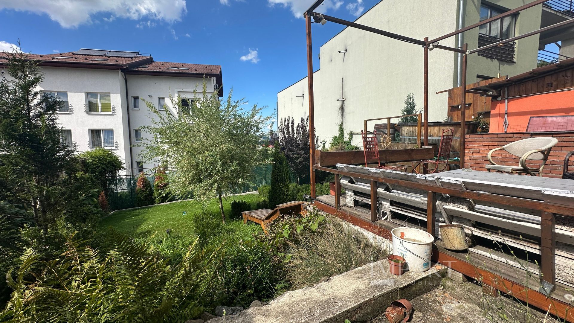 Imobil cu 5 apartamente separate, ideal pentru investitie - zona UMF! - Poză 2