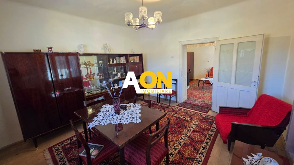 Casa traditionala, 3 camere, la asfalt, 1685 mp teren, Ciugud - Poză 7