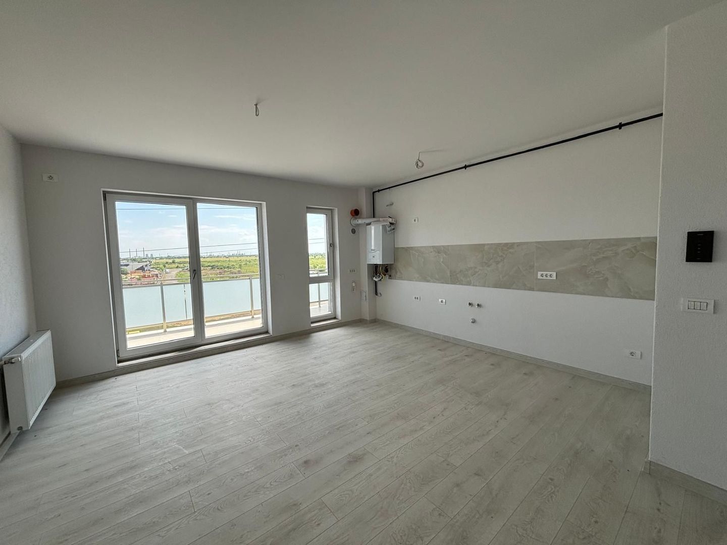Apartament tip Penthouse-terasa de 50mp,zona Mehala - Poză 2