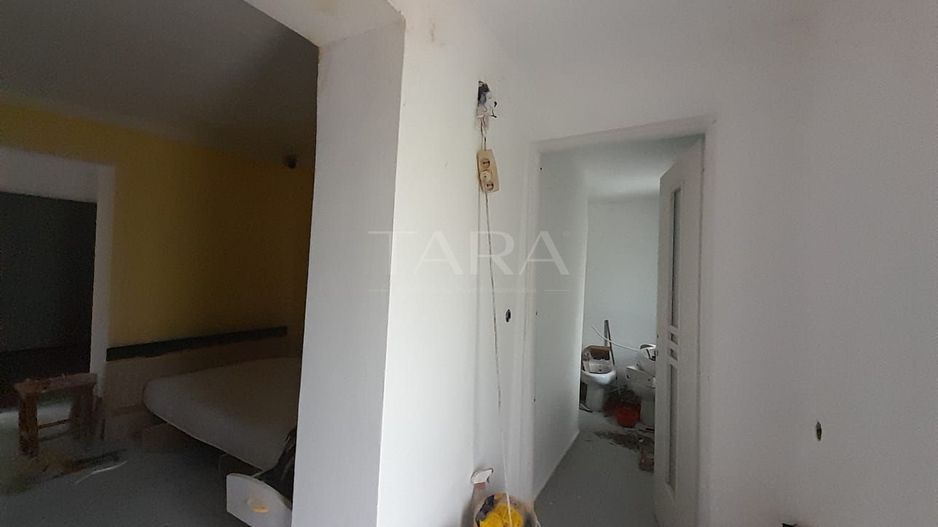 Casa cuplata cu 2 camere zona Plopilor - Poză 3