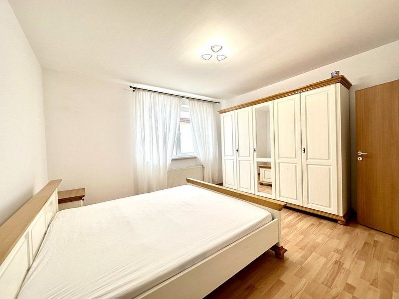 Casa de inchiriat - intrarea în Dumbravita - Poză 10