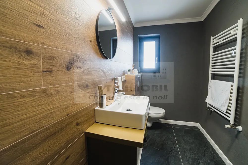 Pensiune de vanzare Voronet - 6 camere - 7 bai - Poză 11