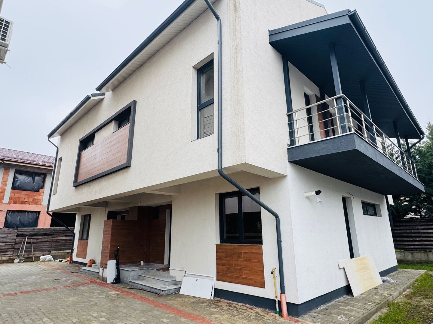 Vila Otopeni moderna, TOATE utilitatile, MANSARDA | 0% comision - Poză 1