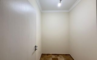 Locatie excelenta. Spatios 60 mp. Dressing. Asfalt. Loc de parcare. - Poză 3