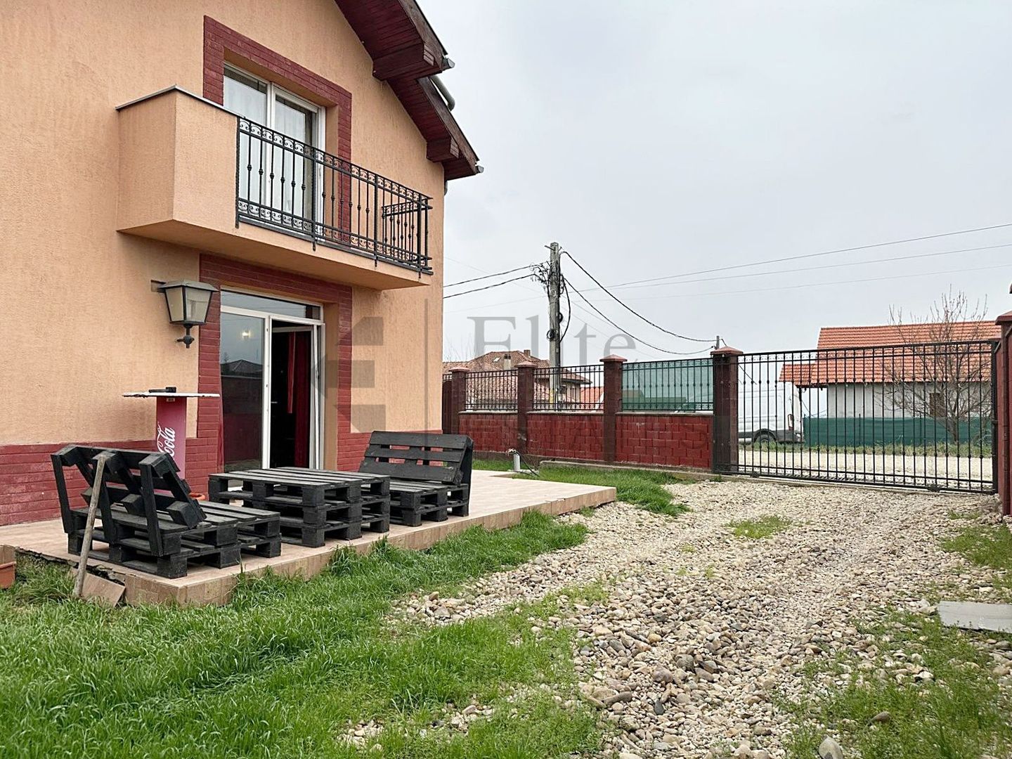 Casa cu 4 camere de inchriat in Paleu - Poză 2