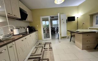 Casă premium cu panouri solare, stație EV, anexă locuibilă și grădină - Poză 3