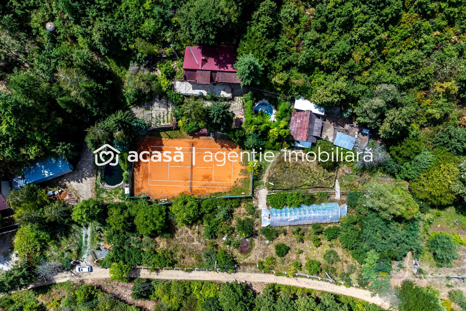 PROPRIETATE VÂNDUTĂ Casă conac cu 15.000 mp deal împădurit la Barațca, - Poză 2