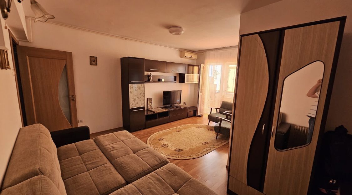 Vand garsoniera luminoasa in zona City Park Renovata, mobilata/utilata - Poză 3