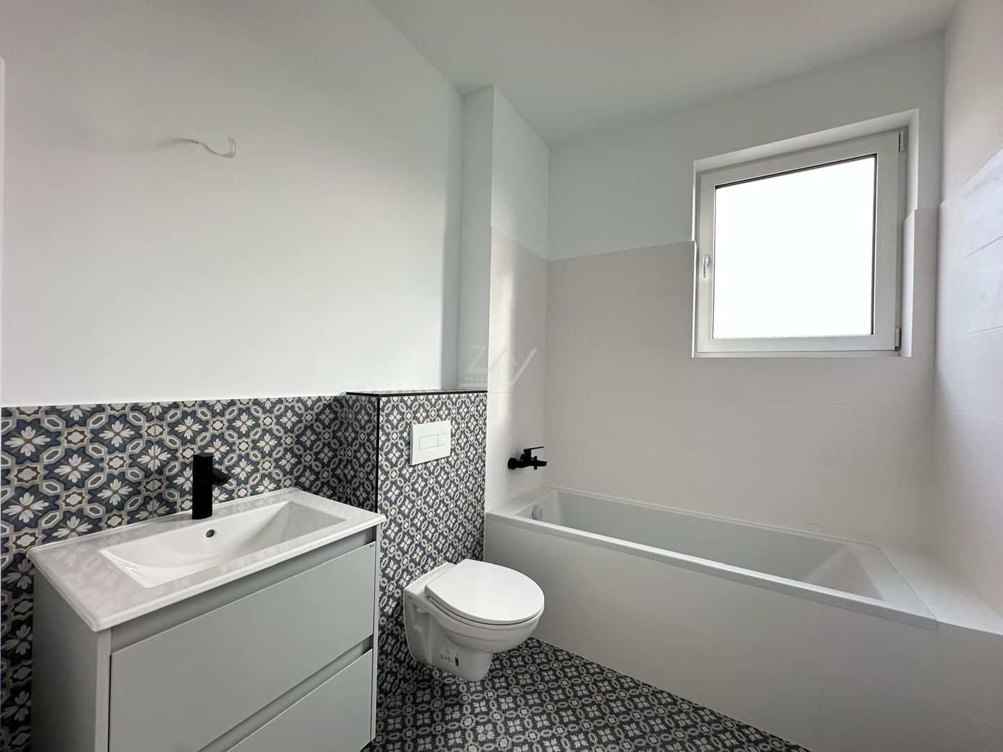 Bloc finalizat. Gradina proprie 52 mp. Decomandat. Loc de parcare. - Poză 5