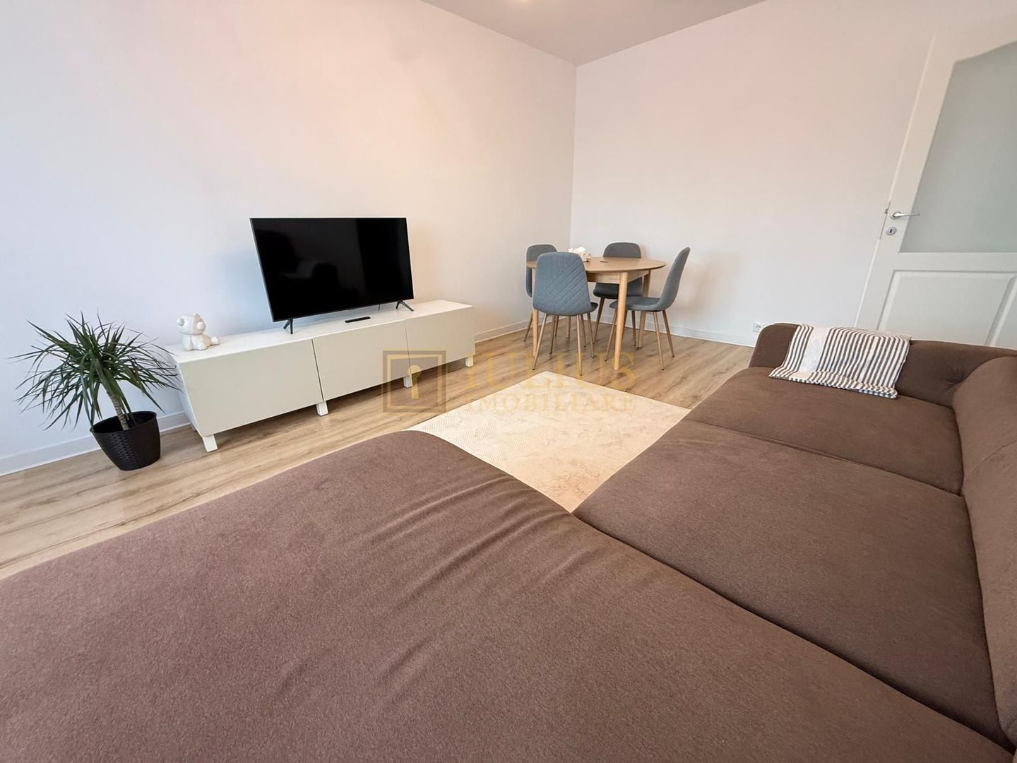 3 camere: 2 dormitoare, vis a vis de Uranus Plaza, apartament superb! - Poză 24