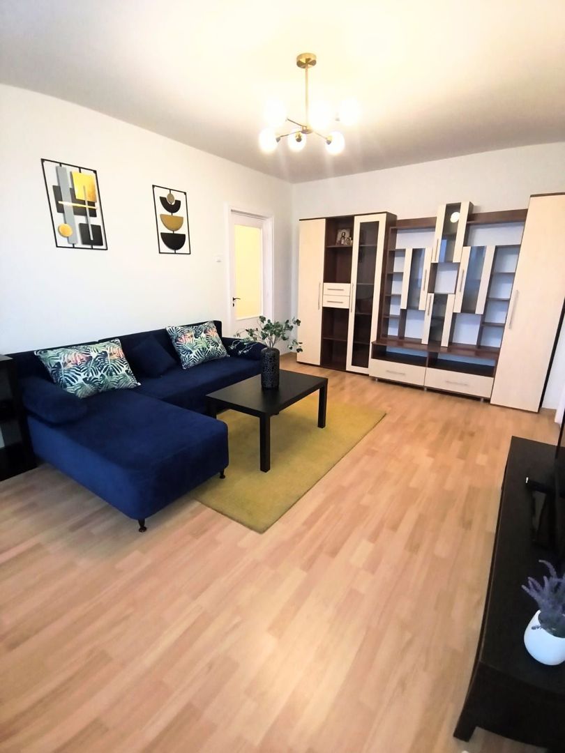 Inchiriez apartament în inima Bucureștiului - Unirii, centrală bloc - Poză 1