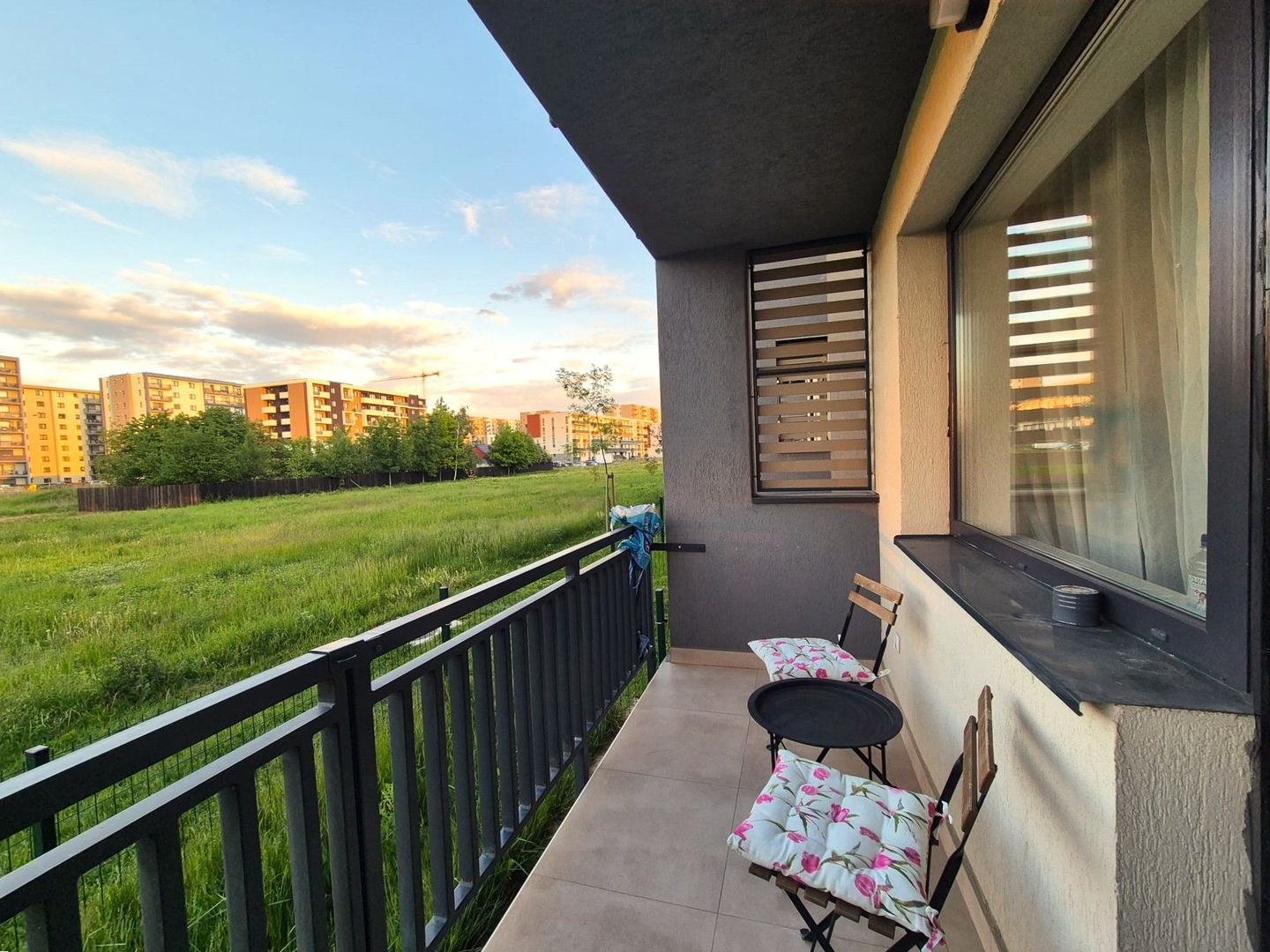 Exclusivitate - Apartament în bloc nou, mobilat si utilat,  gradină, loc parcare - Poză 3