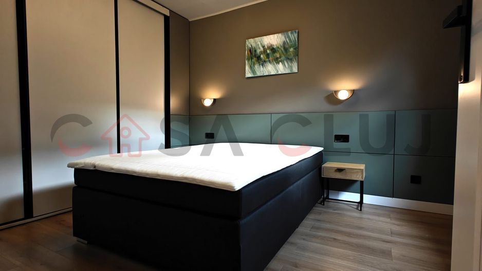 CENTRU - apartament la curte comuna ultrafinisat cu 2 locuri de parcare - Poză 2