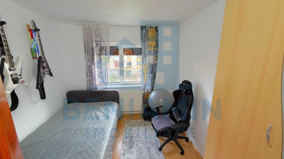 3 camere decomandat Mcdonalds 66mp etaj 2 centrala proprie - Poză 4