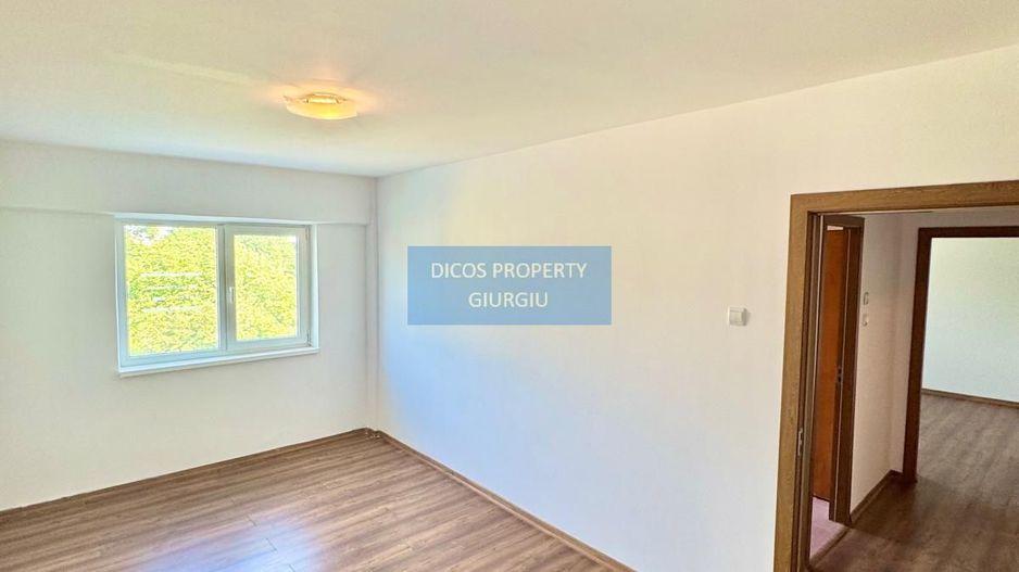 Apartament 2 camere, decomandat – Zona Centrală, bloc Lumina - Poză 1