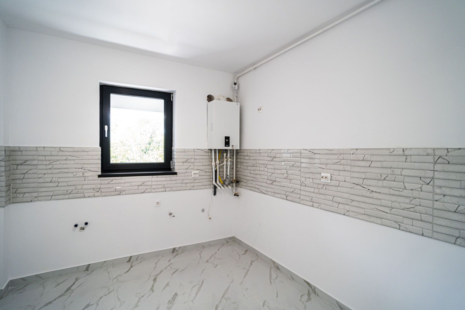 2 Camere, 72 mp, Spatios, Vedere Libera, Finalizat, Bloc Nou, Metrou Preciziei - Poză 12