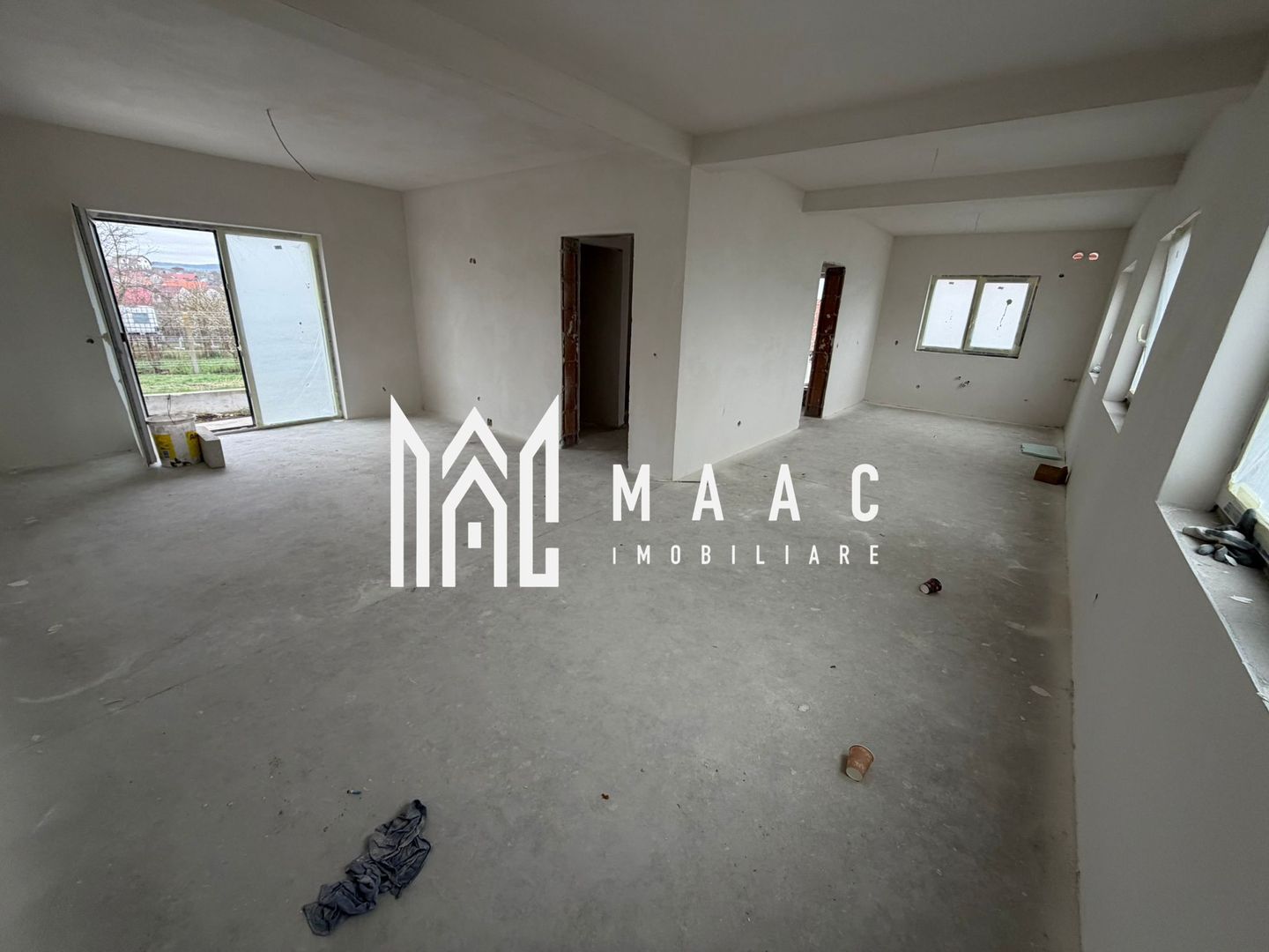Casă Tip Duplex | 4 Camere | 2 Balcoane | Terasă | Șura Mică - Poză 4