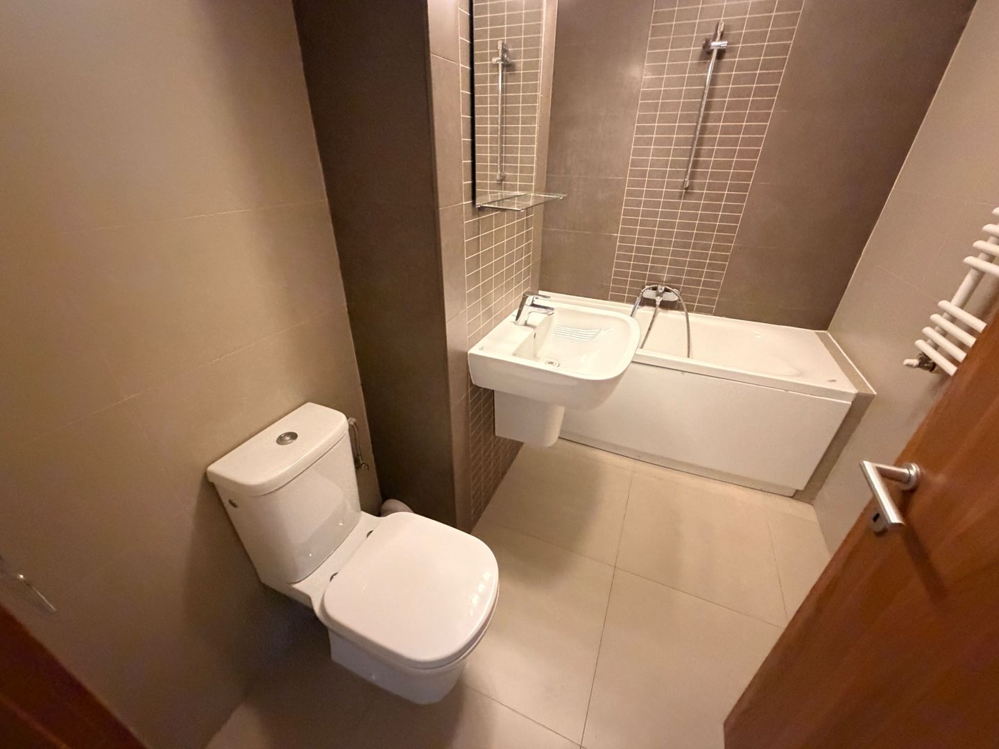 Garsoniera Studio 40mp 7/11 Vizavi Metrou Poenaru Vedere Libera 2016 - Poză 3
